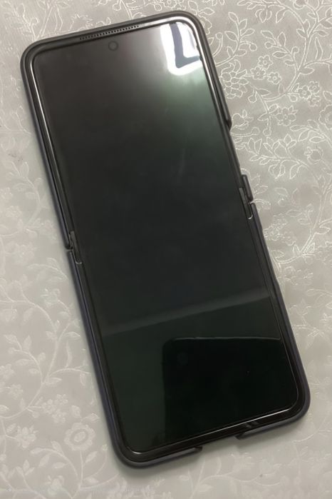 Продам Motorola RAZR 60 Ultra