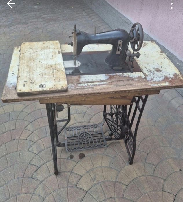 Masina de cusut veche
