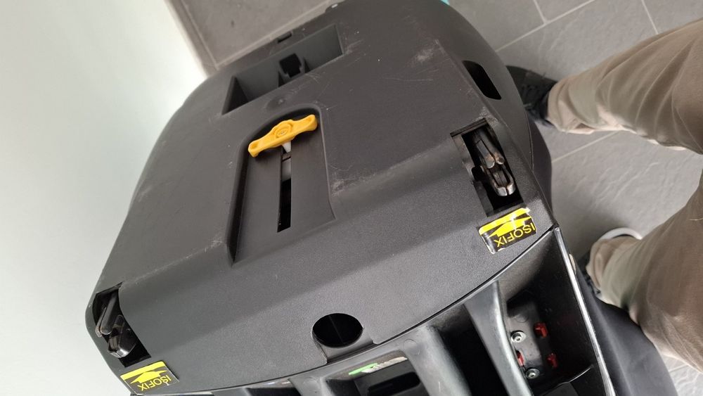 Стол за кола Bebe Confort - Iseos, 9-18 kg, Isofix, Total Black