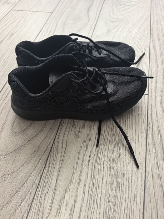 Дамски обувки nike, и други