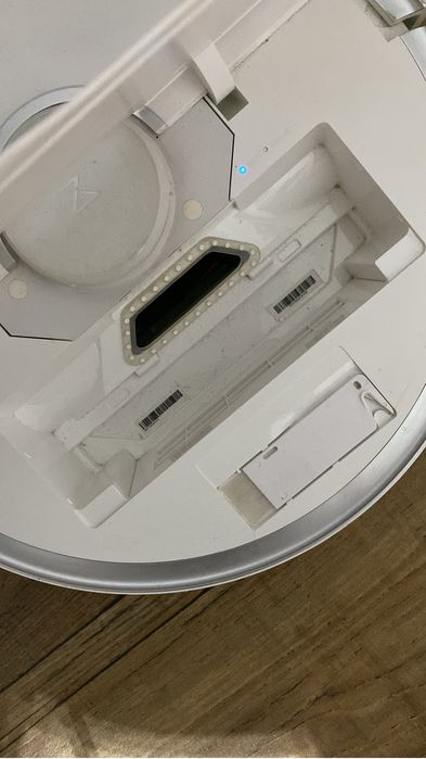 Продам робот пылесос Roborock 5S max