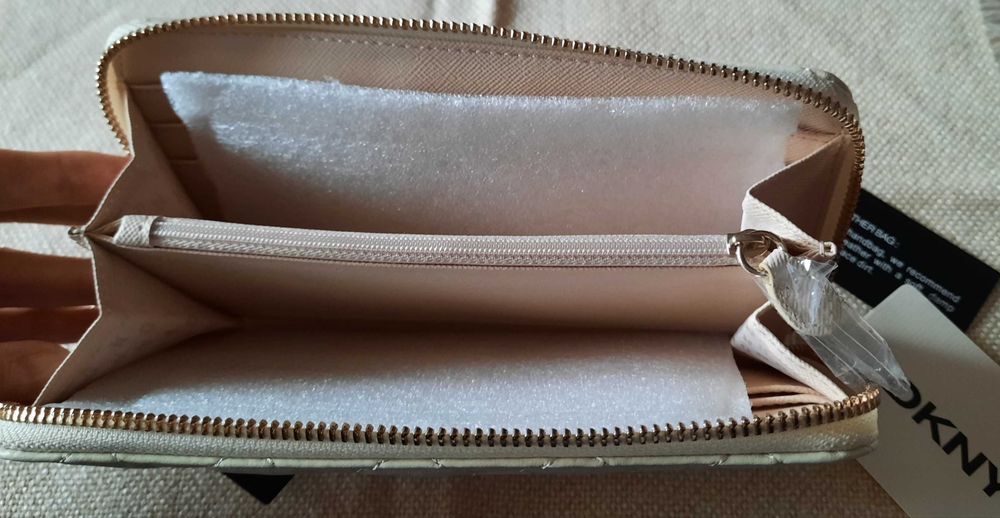 Ново, DKNY Eстествена Кожа портмоне/портфейл