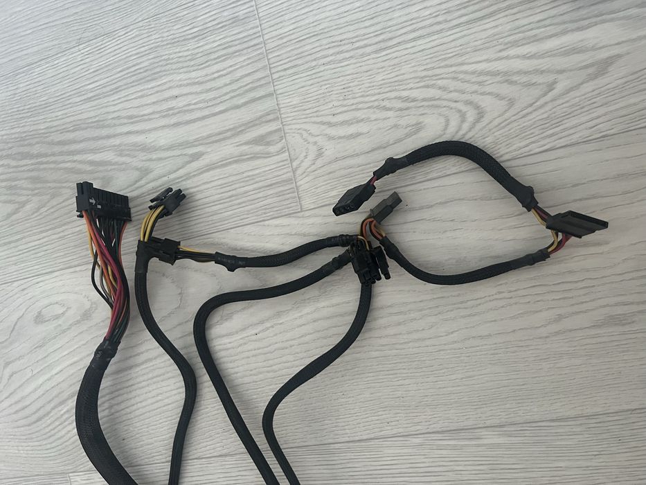 Продам блок питания Huntkey GS-550