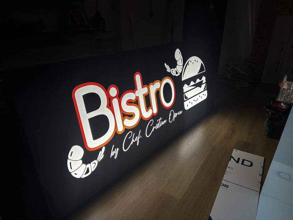 Caseta luminoasa de exterior / firma luminoasa