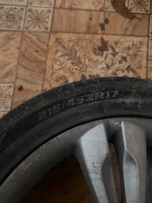 Продам комплект шин с дисками