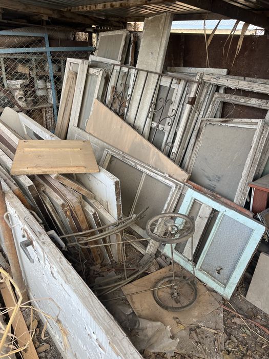 Двери, окна б.у. Продам самовывоз.