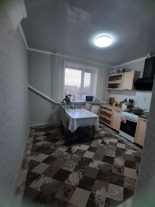 Продам!!! 2 комнатную в 3 квартирном