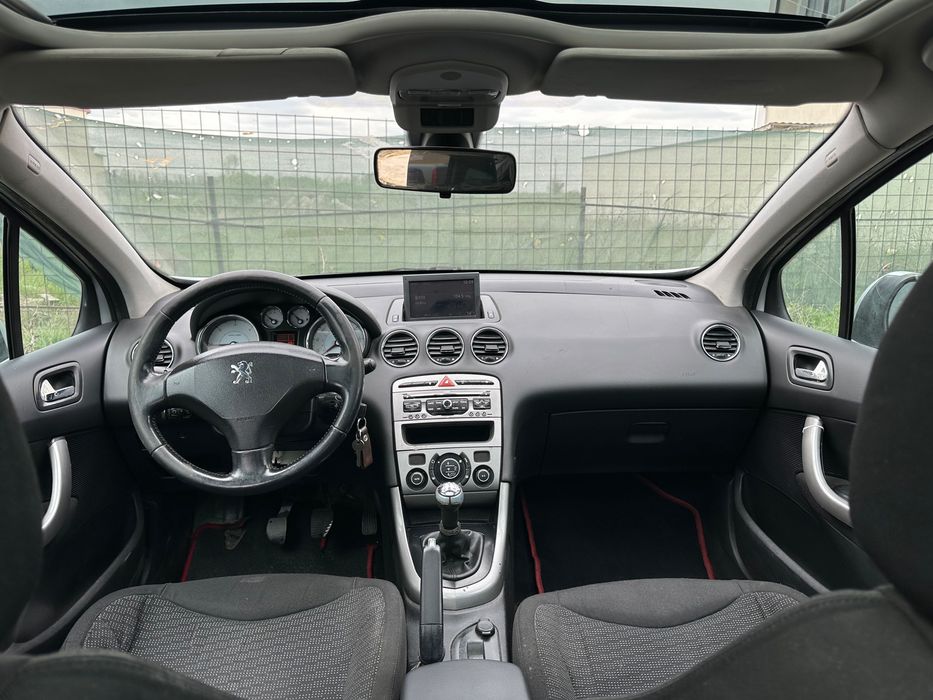 Peugeot 308 - 7 locuri - 2011 - E5 - Navi - Clima - Pilot - Computer - Senzori - Full