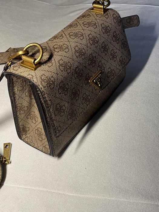 Сумка Guess