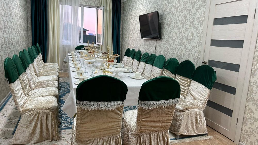 Сдам в аренду столы со стульями