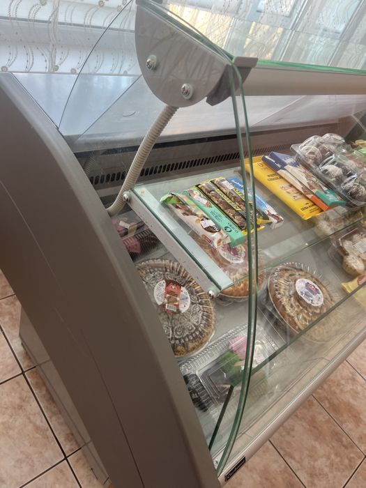 Продам витринный холодильникгоризонтальный