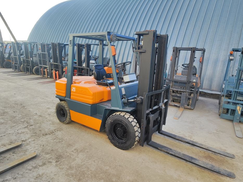 Продам вилочный погрузчик. Кара