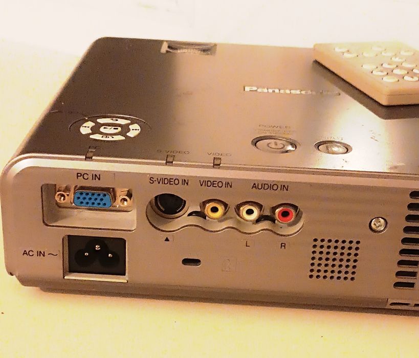 Продам проектор Panasonic