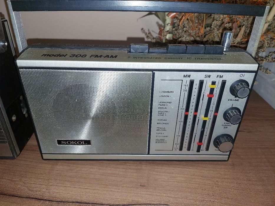 Транзистори, ножчета за бръснене, игли за шевна машина