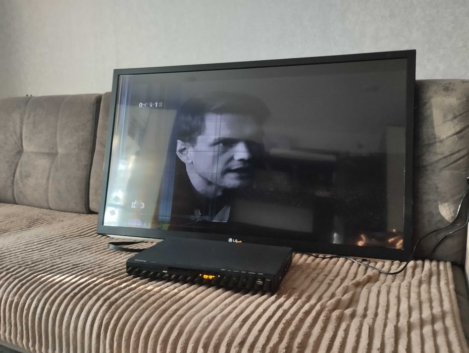 Телевизор LG model 42lm580t-za + ДВД Elenberg