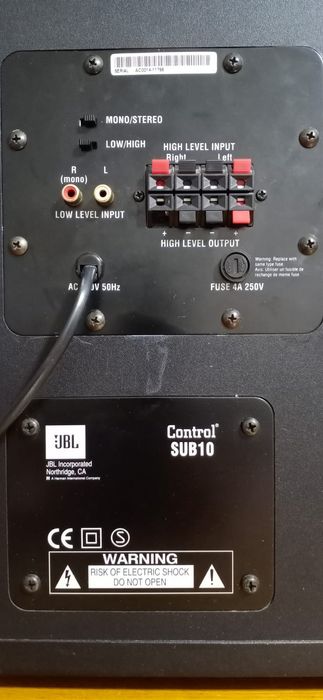 сабвуфер активный JBL