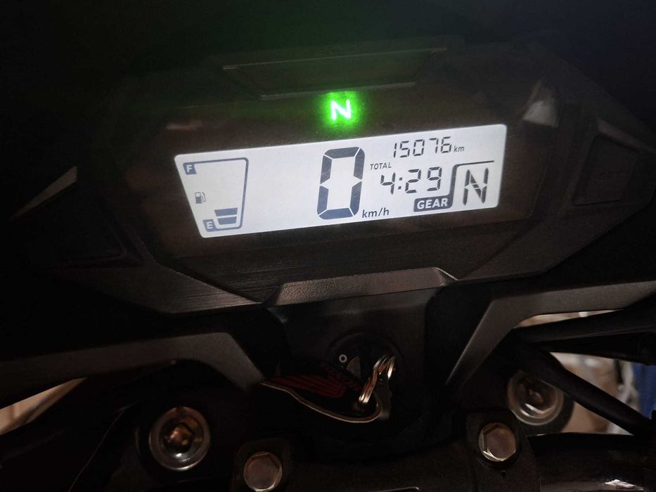 Motocicleta Honda CB 125 F