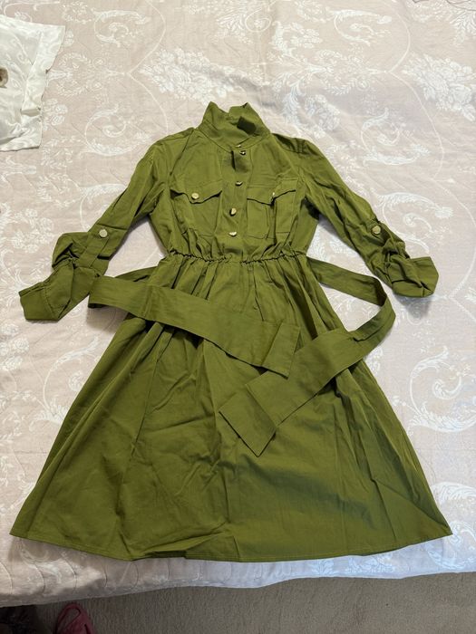 Рокля MOHITO в зелен цвят , пробвана е само