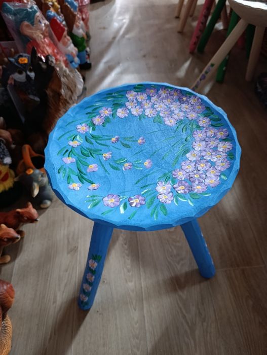 Scaune pictate manual