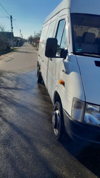 De vânzare mai multe