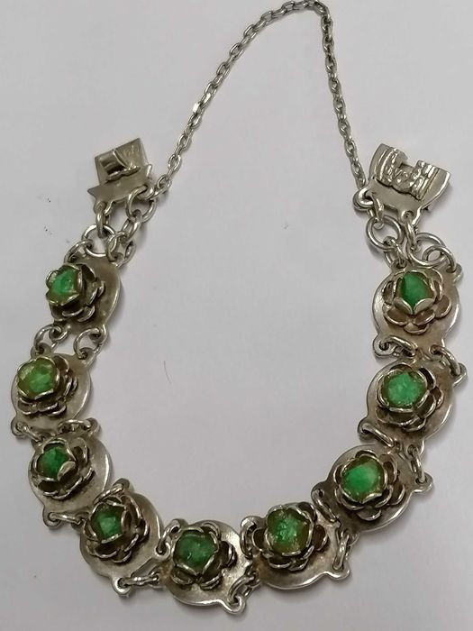 Старинна сребърна гривна с камъни