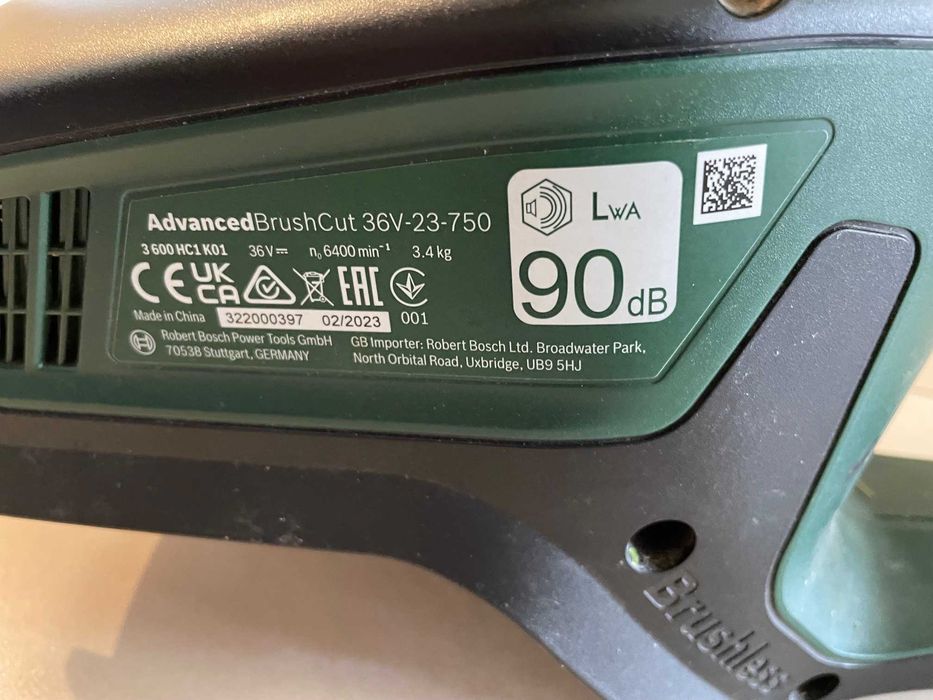Motocoasa + foarfeca gard viu Bosch 36V, 2 acumulatori, incarcator