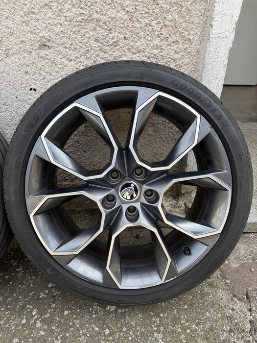 Jante Skoda Octavia Vrs/Rs model Xtreme cu cauc 225/40R19 Goodyear 6-7
