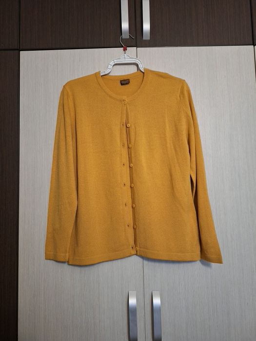 Cardigan galben cu nasturi