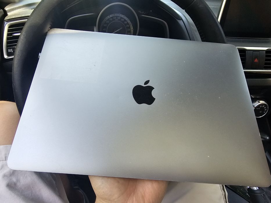 Продам MacBook Pro 13" (2017)