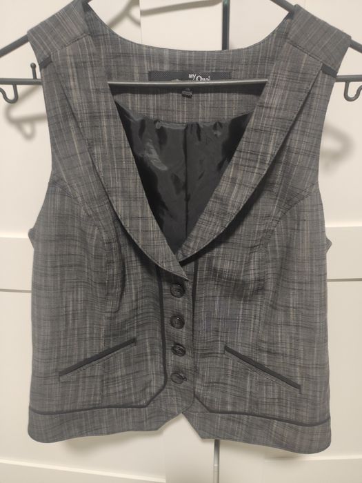 Елегантен дамски елек