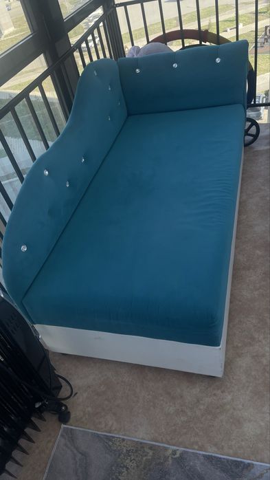 Деткий диван ,кровать