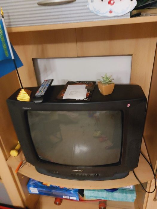 Телевизор продам