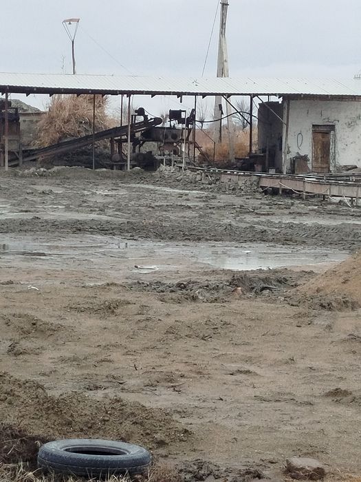 Гишт заводи сотилади