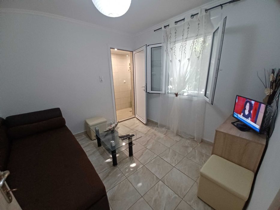 Продава къща с 3 апартамента 105м2 с гледка море в Аспровалта, Гърция