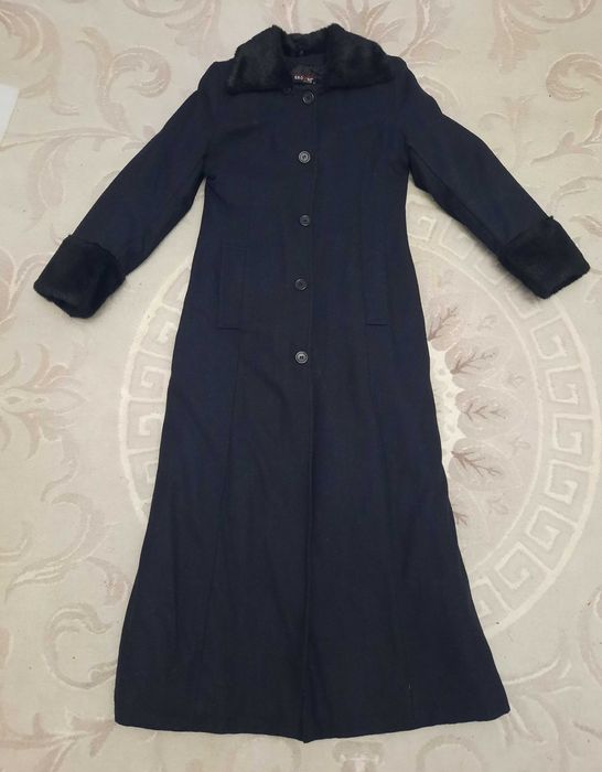 Palton dama bej / Palton dama negru 120 lei fiecare