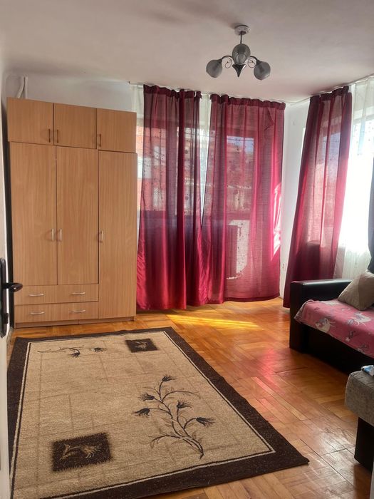 Închiriere apartament la casa