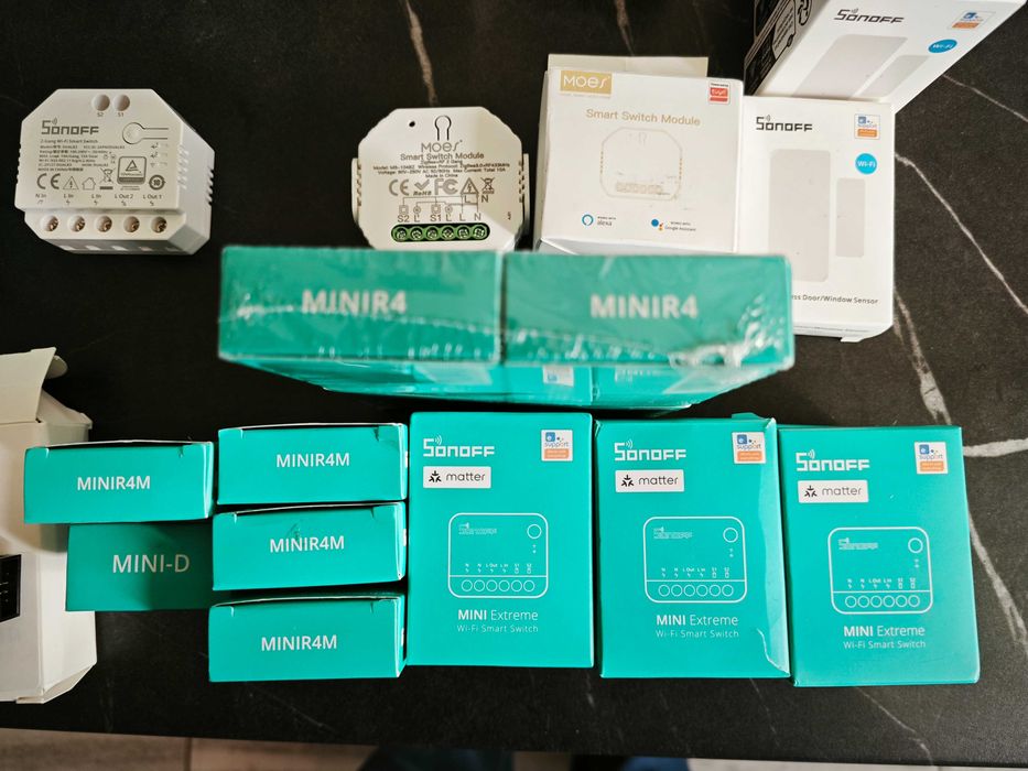 Sonoff  Wifi,Moes Zigbee