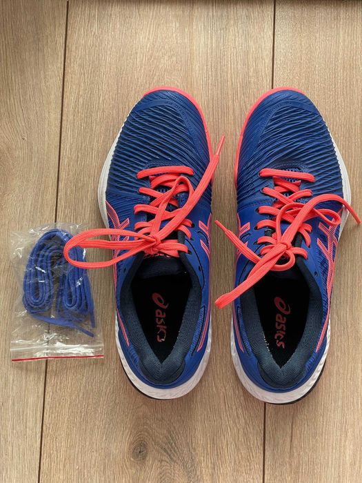 Кроссовки Asics волейбольные