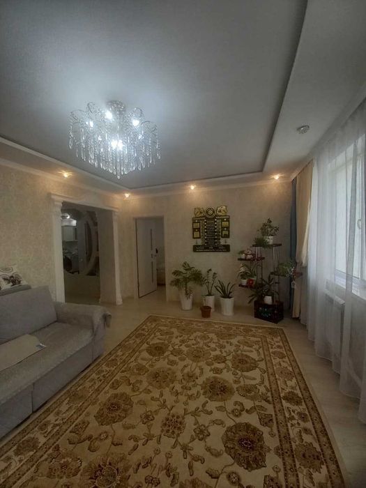 Продам 2 квартирный дом