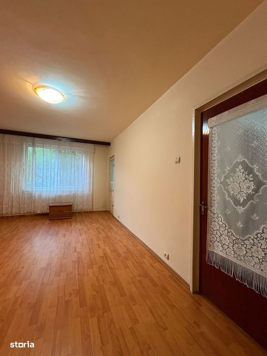 Vanzare 2 Camere Metrou & Piata Crangasi — fotografia 1