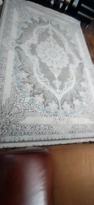 Ковер на пол.Размер 200 на300.