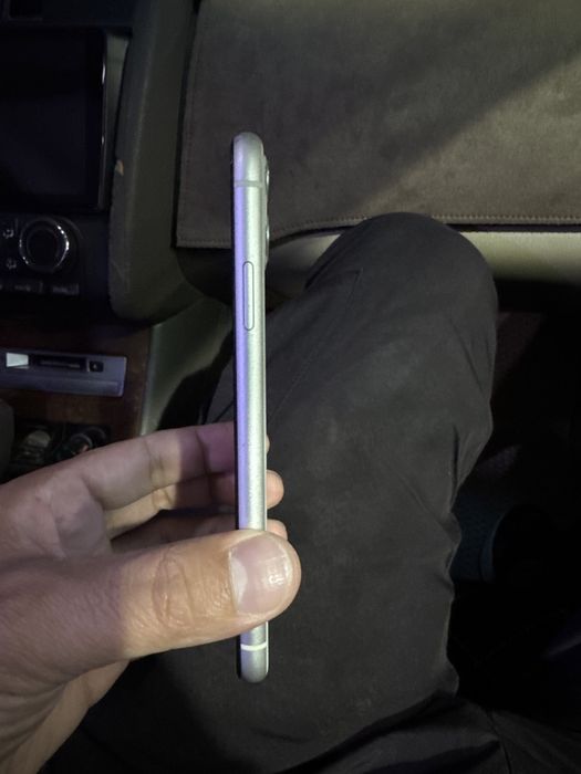 Айфон 11 64 гб сатылады ………………