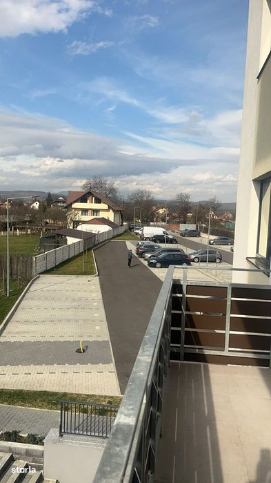 Lumina naturală pe tot parcursul zilei .