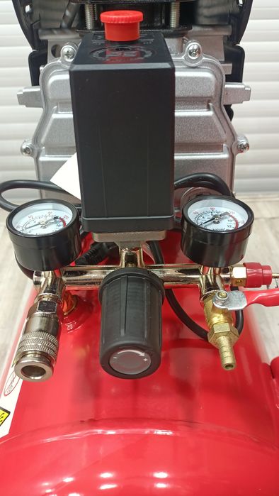 Воздушный компрессор. Компрессор. Масляной компрессор.