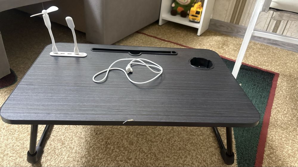 Стол для ноутбука