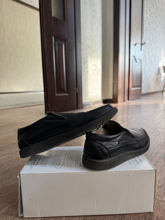 Кожаные туфли на школу для мальчиков