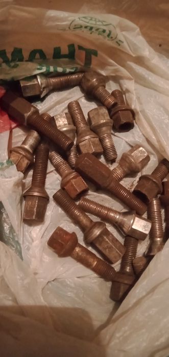 Болты для титанок дисков