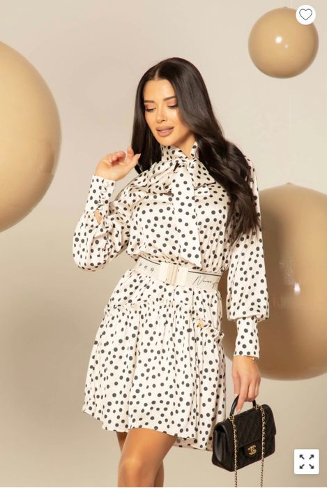 Рокля Alessa Playful Elegance Ruffles С Подвижен Колан