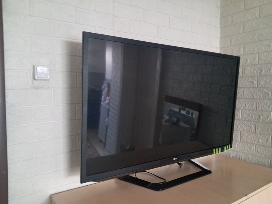 Продам Телевизор LG