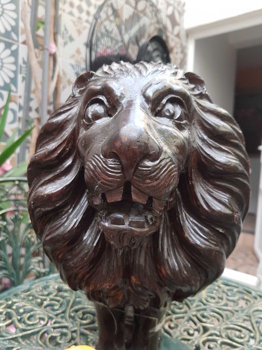 Sculptura lemn LEU